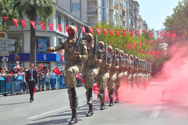 Manisa'da komandolu 30 Ağustos