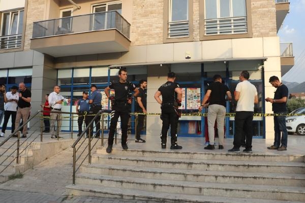 Markette dehşet! Silahı çekti ateşledi
