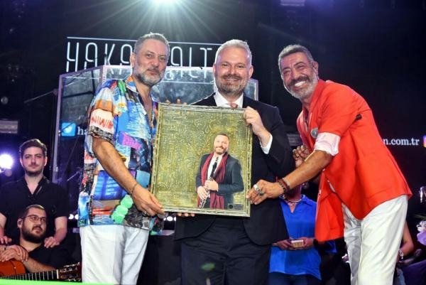 Menemen Belediye Başkanı Pehlivan'dan 'Zafer' dansı