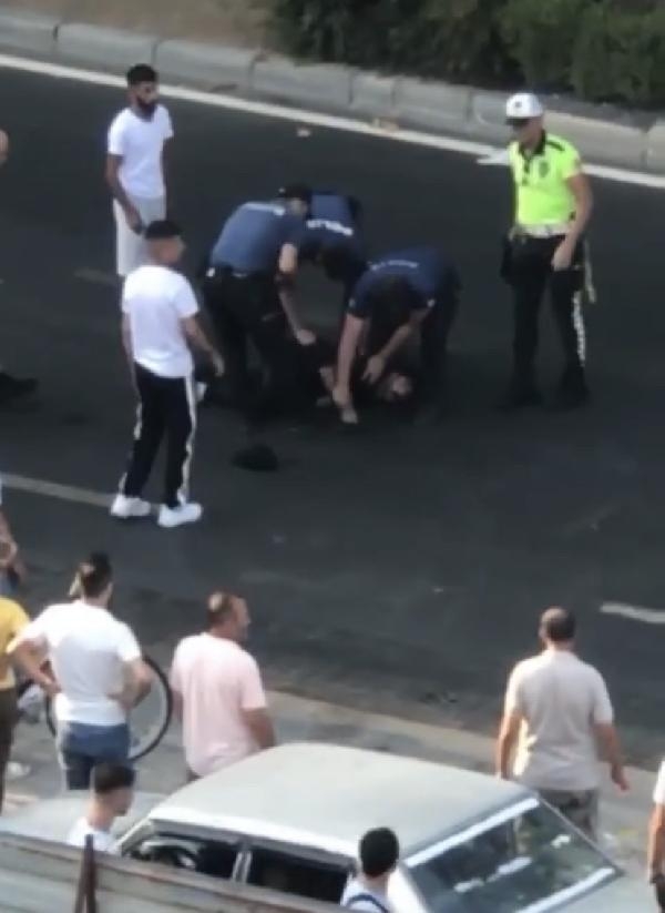 Polise silah doğrultan gaspçı vuruldu