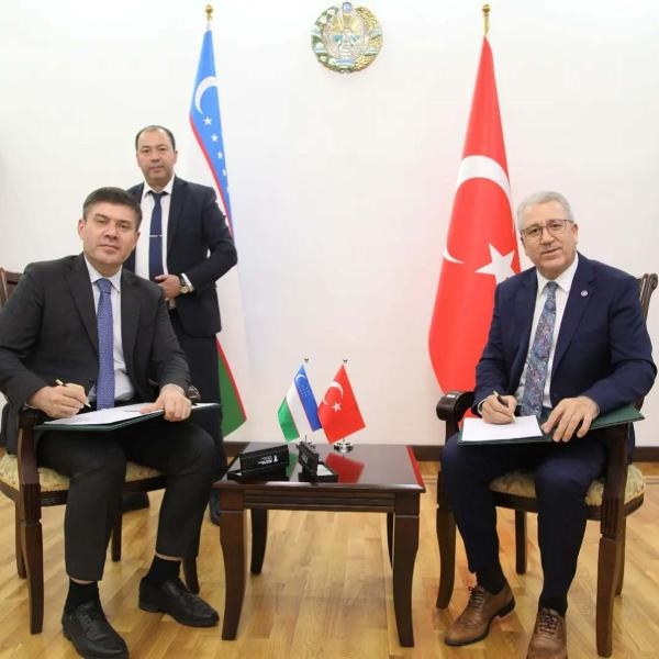 Rektör Budak'a Bişkek'te 'fahri doktora' unvanı verildi
