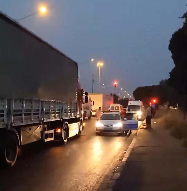 Yolcu otobüsü, tankere çarptı! Yaralılar var