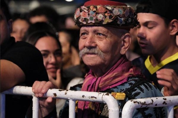 Zeynep Bastık Aydın'da Zafer Bayramı konseri verdi