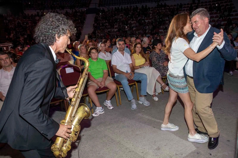 Çeşme 'de harika gece! Dans etmeyen kalmadı