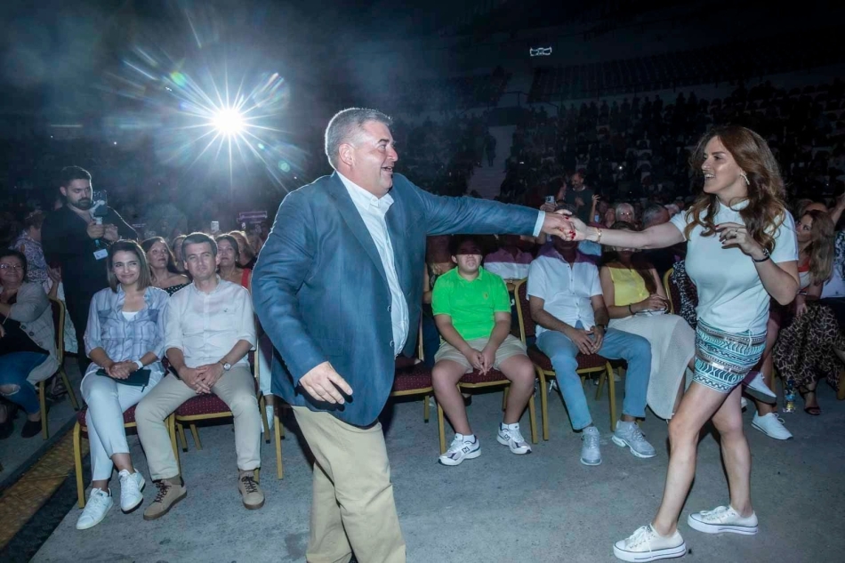 Çeşme 'de harika gece! Dans etmeyen kalmadı