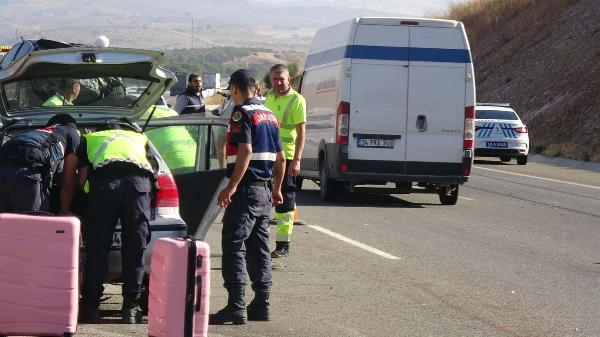 190 km hız ve sonu: 2 ölü, 7 yaralı