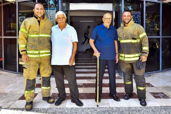 40 yıl itfaiyecilik yaptılar, o günleri gençlere anlattılar