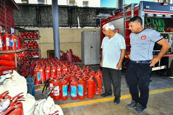 40 yıl itfaiyecilik yaptılar, o günleri gençlere anlattılar