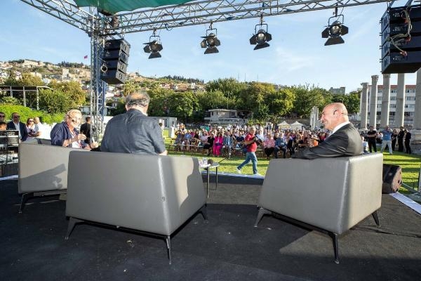 7. Uluslararası İzmir Edebiyat Festivali  Agora'da başladı