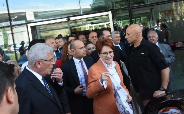 Akşener İzmir'de! Elif gibi dimdik olacağım