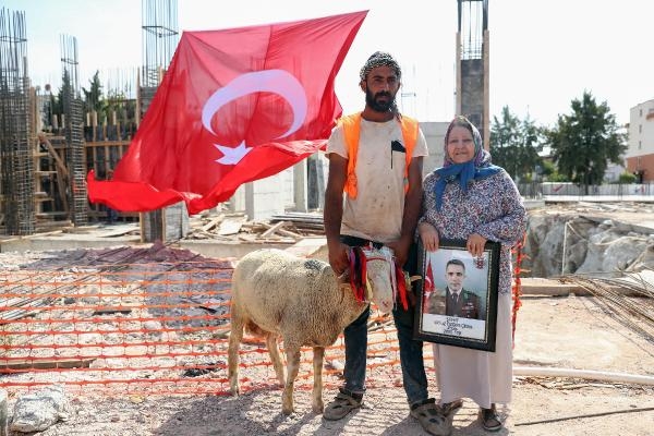 Aliağa Şehit O. Özgür Çevik Anadolu Lisesi'nde inşaat sürüyor