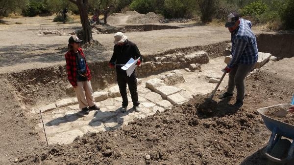 Apollon'da 2 bin yıllık mezarlık gün yüzüne çıkarılıyor