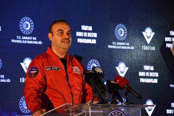 Bakan Kacır: Proje yöneticisi aylık burs miktarını 66 bin 500 TL'ye çıkardık