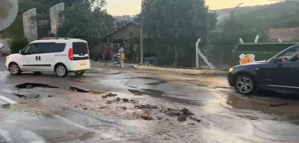 Bodrum'da su isale hattı böyle patladı