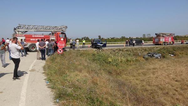 Çanakkale'de otomobiller çarpıştı: 2 ölü, 5 yaralı