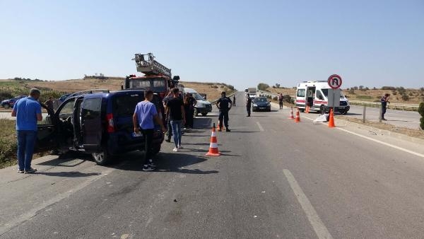 Çanakkale'de otomobiller çarpıştı: 2 ölü, 5 yaralı