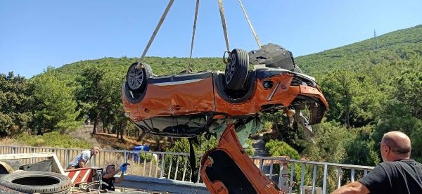 Çeşme Otoyolu'nda feci kaza: 1 ölü, 2 yaralı