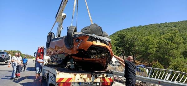 Çeşme Otoyolu'nda feci kaza: 1 ölü, 2 yaralı