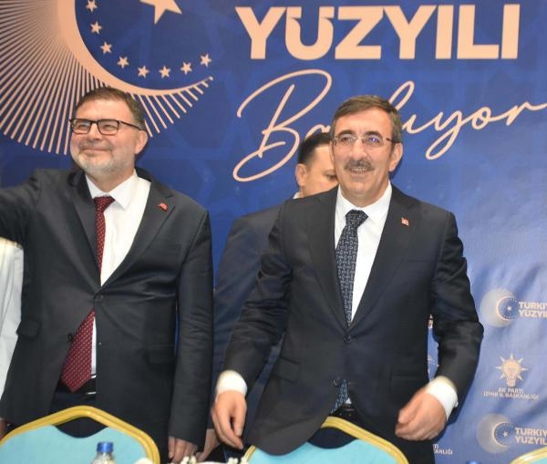 Cumhurbaşkanı Yardımcısı Yılmaz, İzmir'de