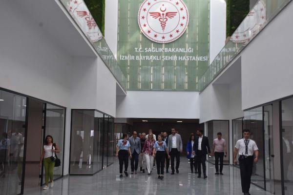 Ege'nin en büyük hastanesi açılış için gün sayıyor