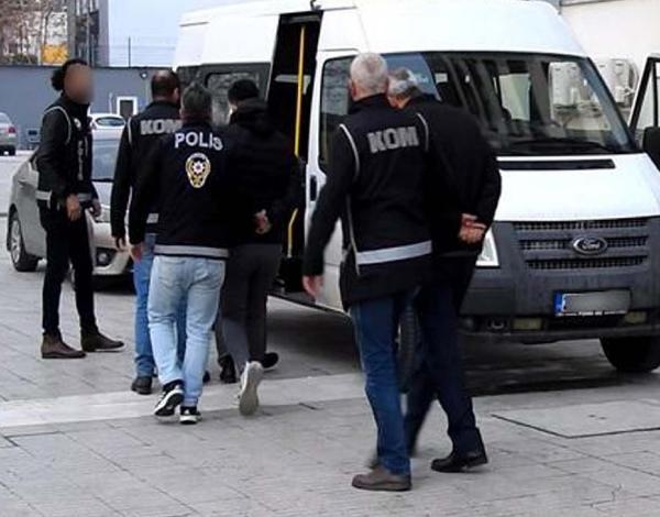 Hem vatandaşı, hem bankaları dolandırdılar