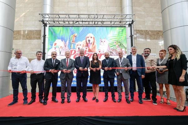 İzmir Evcil Hayvan Ürün, Malzeme ve Aksesuarları Fuarı açıldı