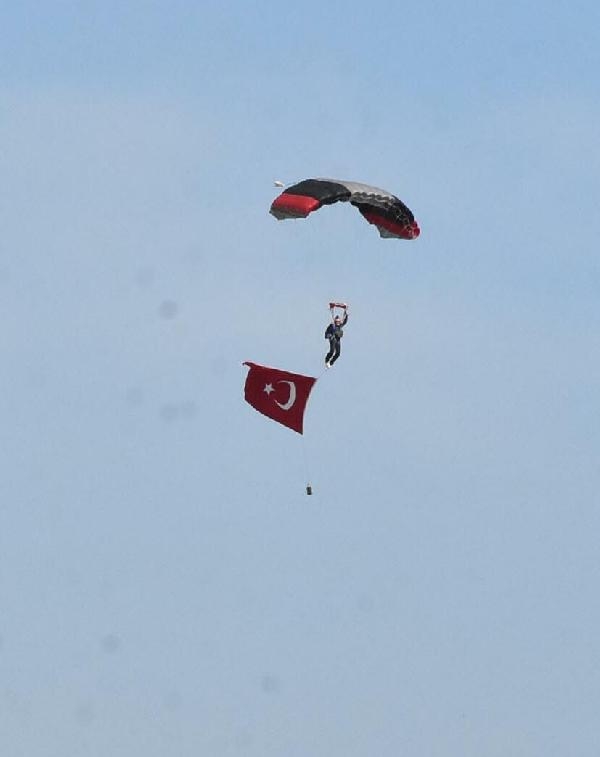 İzmir TEKNOFEST alanında izdiham
