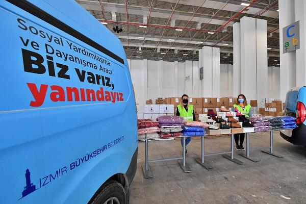 İzmir'de 60 bin öğrenciye 50 milyon lira