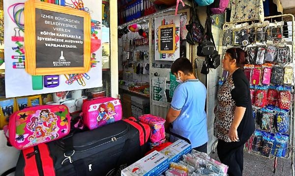 İzmir'de 60 bin öğrenciye 50 milyon lira