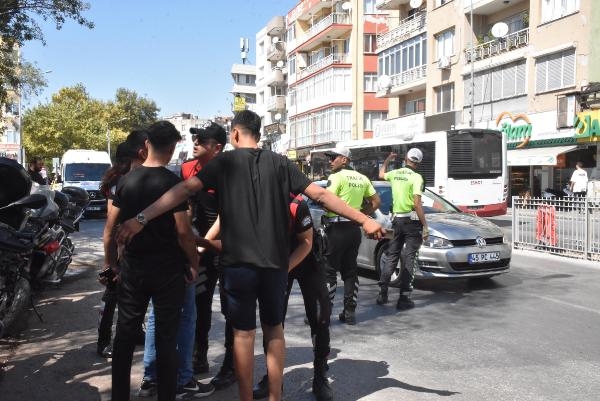 İzmir'de motosikletli Şahin ve Yunus polislerinden denetim