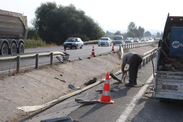 Kamyon, düğün otobüsünü biçti: 6 ölü