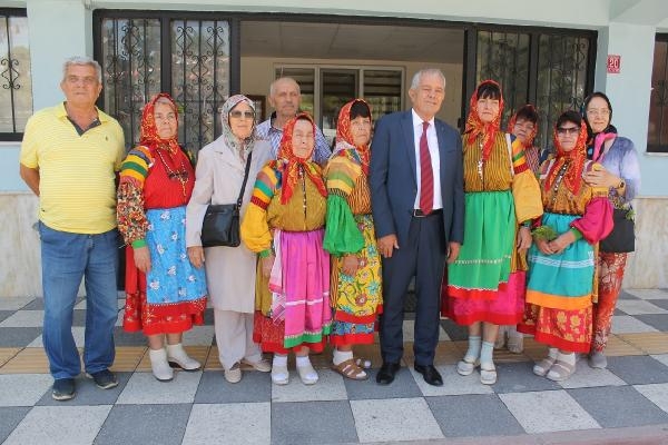 Kazak kız kardeşler doğdukları toprakları 61 yıl sonra ziyaret etti