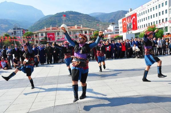 Manisa'da, kurtuluş yıl dönümü töreninde Kıbrıs gazisi fenalaştı