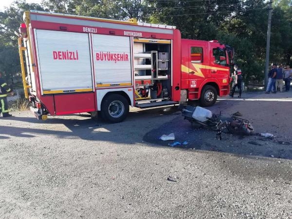 Mezarlığa yuvarlanan otomobilde 3 kişi öldü