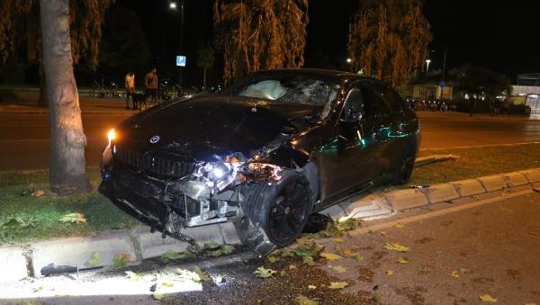 Motokurye ile otomobil çarpıştı: 1 ölü, 1 yaralı