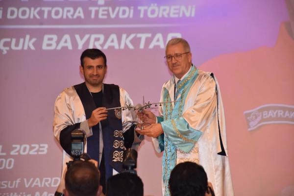 Selçuk Bayraktar'a İzmir'de fahri doktora