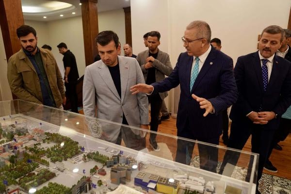 Selçuk Bayraktar'a İzmir'de fahri doktora