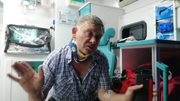 Servis minibüsü kavun tarlasına uçtu