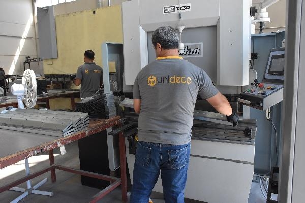 Yüzde 100 yerli üretim yapan metal ve mobilya tesisi hizmete açıldı