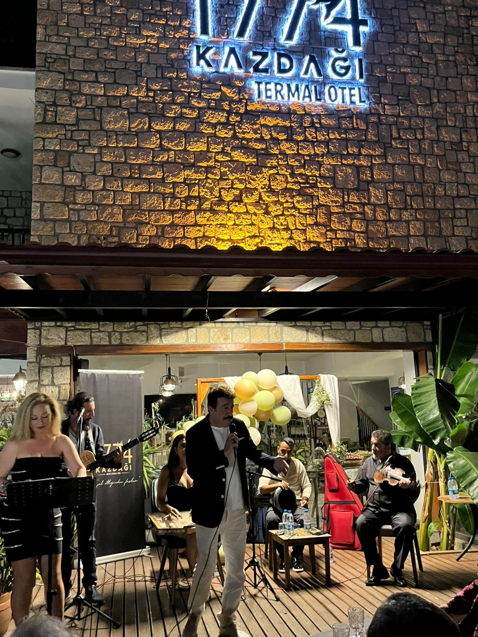 1774 Kazdağı Butik Termal Otel'de 'Sanata Evet Geceleri'