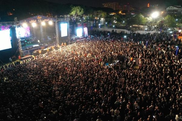 Aydınfest finali Ceza konseriyle yaptı