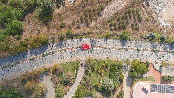 Çanakkale'de 2023 kişi zeybek oynadı