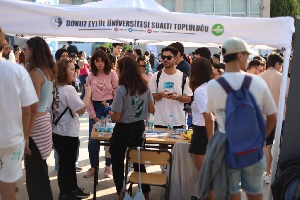 DEÜ'lü öğrenciler akademik yılın ilk dersini yaptı