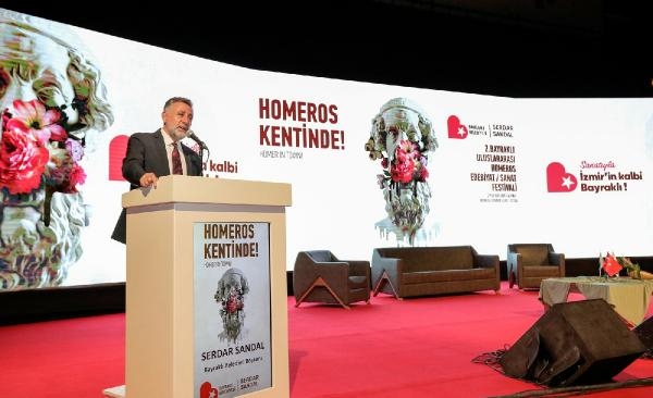 Homeros Festivali'nde İlber Ortaylı ve Metin Uca halkla buluştu