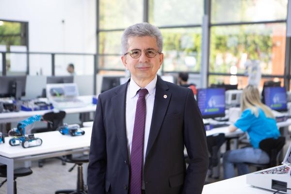 İzmir Ekonomi 'dünya listesine' girdi