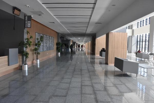 İzmir Şehir Hastanesi, hasta kabulüne başladı