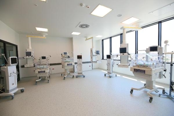 İzmir Şehir Hastanesi, hasta kabulüne başladı