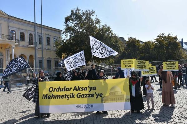 İzmir'de cuma namazı sonrası İsrail'e tepki