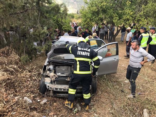 Kavşakta feci kaza: 5 ölü, 1 yaralı