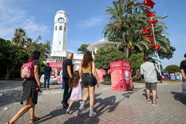 Kenan Doğulu İkinci Yüzyıl Marşı'nı İzmirlilerle birlikte söyleyecek